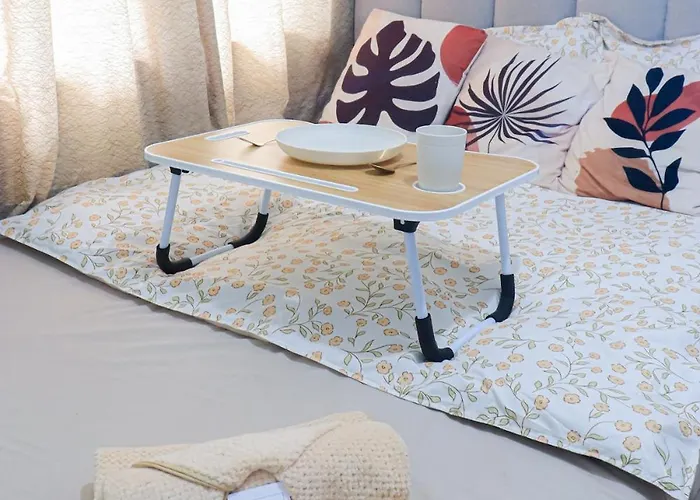 3br Whole House , Up To 10 Pax , Near Sm Caloocan, Deparo, Free Parking, Free Wifi, Netflix, Karaoke Apartment
