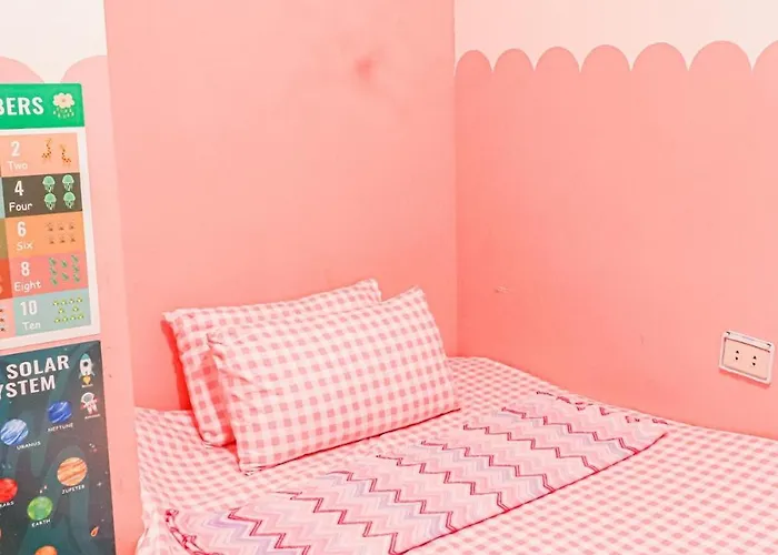 3br Whole House , Up To 10 Pax , Near Sm Caloocan, Deparo, Free Parking, Free Wifi, Netflix, Karaoke Apartment Manila